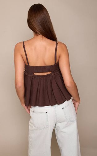 Dark Chocolate Top Caraco Effet Lin Avec Détail Poitrine Froncé | Taille 32 - PrettyLittleThing - Modalova