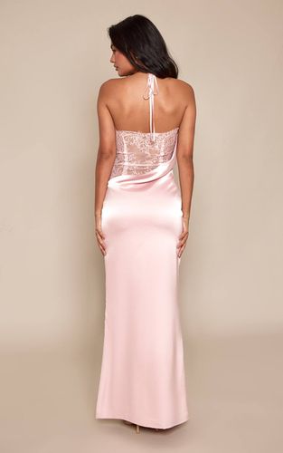 Pale Pink Robe Longue Ajustée En Satin Avec Dos Drapé Et Détails En Dentelle | Taille 42 - PrettyLittleThing - Modalova