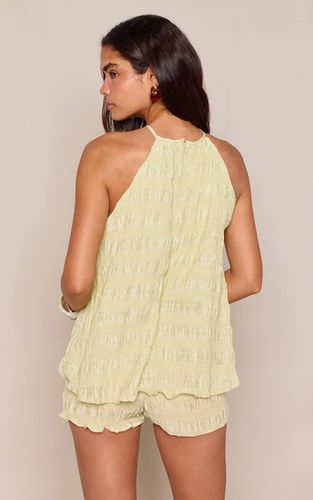 Pale Lime Combinaison-short Flottante Texturée À Dos Nu | Taille 38 - PrettyLittleThing - Modalova
