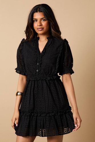 Robe Mini Boutonnée à Détails de Volants en Petite Broderie | Taille 40 - Oasis - Modalova