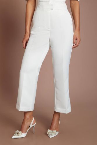 Pantalon Tailleur En Satin Mat Poule | Taille 46 - Oasis - Modalova