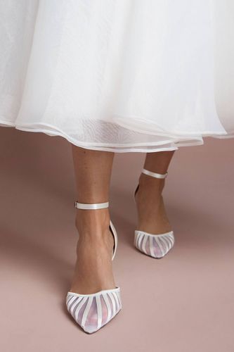 Escarpins de Mariée Krystal en Satin avec Détails Mesh et Talon Aiguille Haut | Taille 41 - Coast - Modalova