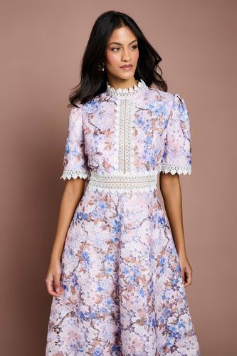Robe Midi Petite À Manches Courtes Avec Détails De Dentelle Imprimée | Taille 38 - Coast - Modalova