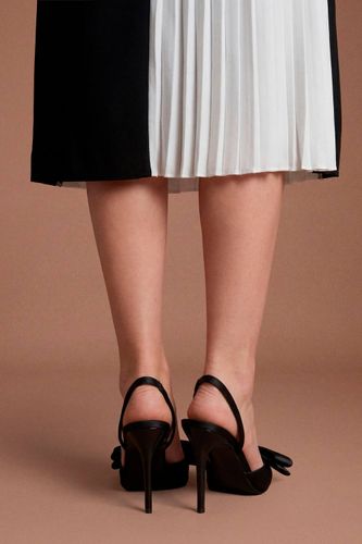 Escarpins Charlotte À Bride Arrière Et Talon Avec Détail Nœud En Satin | Taille 41 - Coast - Modalova