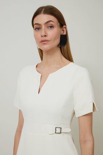Mini robe Tailored Military Pleat à manches courtes | Taille 14 - KarenMillen - Modalova