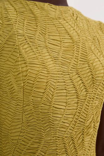 Robe Maxi Jersey Petite à Ourlet Asymétrique et Détails de Finition Manches Courtes Texturée | Taille Medium - KarenMillen - Modalova