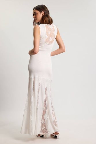 Robe Maxi Tricotée en Mélange de Viscose Moulante Transparente avec Détails en Dentelle | Taille Medium - KarenMillen - Modalova