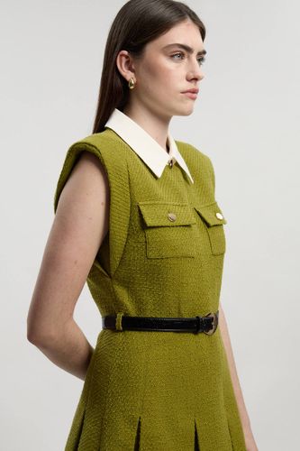 Robe Mini Ajustée Plissée en Tweed Texturé à Col Contrastant | Taille 16 - KarenMillen - Modalova