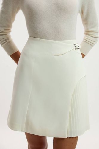 Jupe Mini Plissée Ajustée avec Détail Boucle | Taille 16 - KarenMillen - Modalova