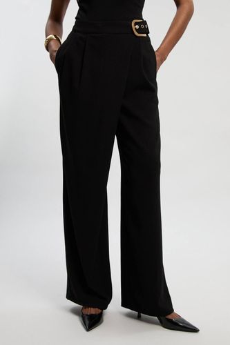 Pantalon Large Tailleur en Crêpe avec Détail Boucle Asymétrique | Taille 10 - KarenMillen - Modalova