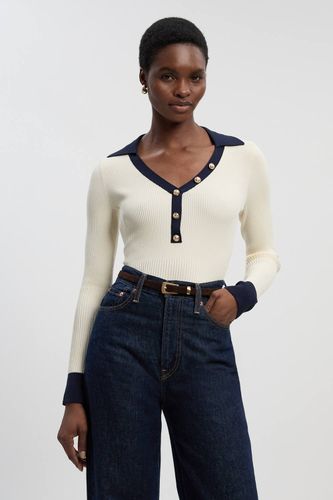 Haut à Col en Maille Côtelée avec Détail d'Ourlet Contrastant | Taille Large - KarenMillen - Modalova