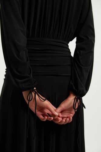 Robe Maxi en Crêpe Drapé Extensible à Décolleté Plongeant et Manches Chauve-Souris Froncée | Taille XS - KarenMillen - Modalova