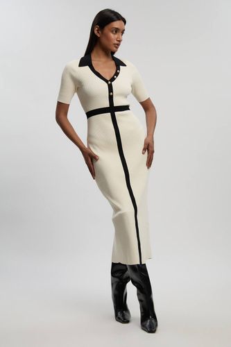 Robe Midi En Maille Côtelée À Manches Courtes Avec Col Et Détail Contrasté À La Taille | Taille Medium - KarenMillen - Modalova