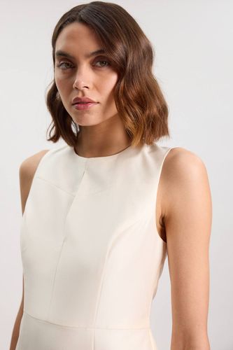 Robe Midi Ajustée En Satin Avec Découpe Œillet | Taille 16 - KarenMillen - Modalova