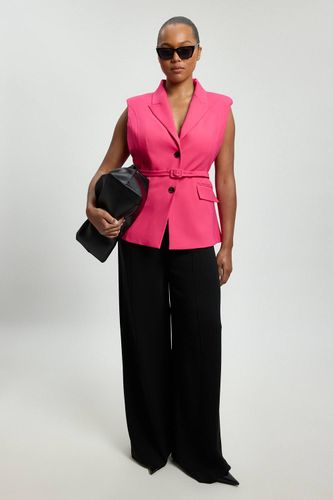 Blazer Sans Manches Ceinturé En Crêpe Structuré Coupe Ajustée Grande Taille | Taille 20 - KarenMillen - Modalova
