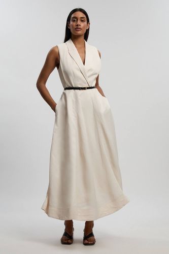 Robe Midi Cintrée À Ceinture En Viscose Lin Premium Avec Jupe Ample Et Coupe Ajustée | Taille 16 - KarenMillen - Modalova