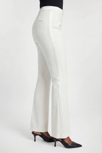Pantalon Droit Tailleur En Satin Stretch Compact Côté Petite | Taille 16 - KarenMillen - Modalova