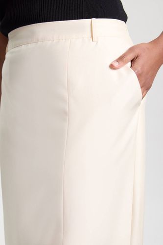 Jupe Crayon Midi Ajustée En Satin Grande Taille | Taille 20 - KarenMillen - Modalova