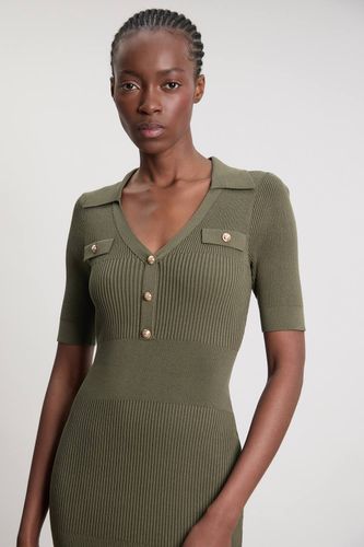 Robe Maxi Côtelée À Col Avec Détails Militaires Petite | Taille Medium - KarenMillen - Modalova
