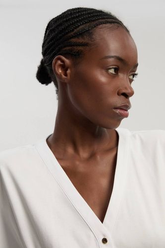 T-shirt En Jersey À Col En V Avec Détail Boutons | Taille XS - KarenMillen - Modalova