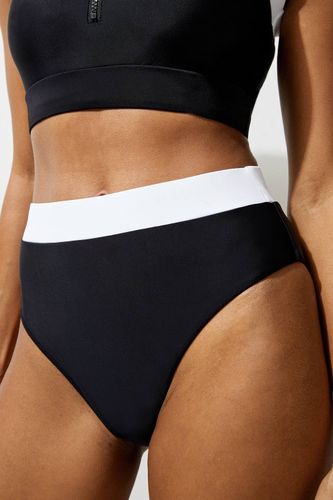 Bas de Bikini Taille Haute Échancré | Taille XS - KarenMillen - Modalova