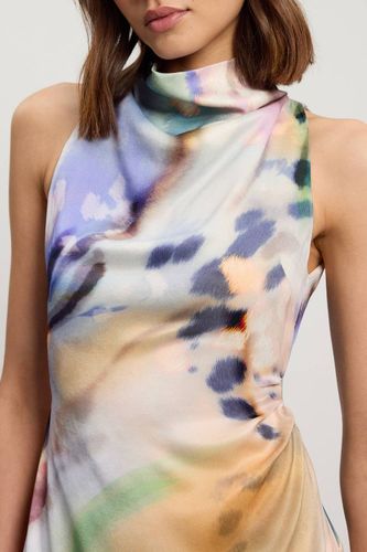 Robe Longue Imprimée En Viscose Satinée Avec Col Drapé | Taille 18 - KarenMillen - Modalova
