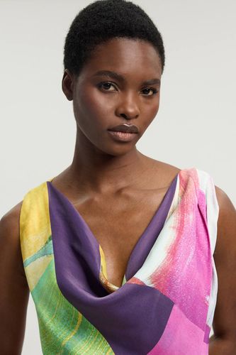 Robe Midi En Viscose Satinée À Imprimé Abstrait Rose Avec Détail D'épaule Torsadé Petite | Taille 12 - KarenMillen - Modalova