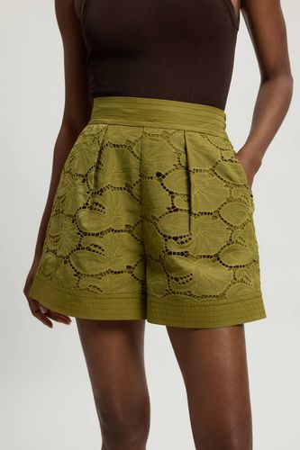 Short Tissé En Coton Ajouré | Taille 16 - KarenMillen - Modalova