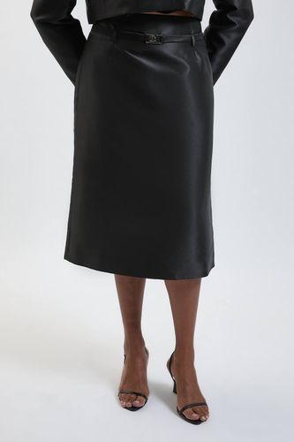 Jupe Midi Tailleur Grande Taille En Sergé Satiné Avec Ceinture | Taille 20 - KarenMillen - Modalova