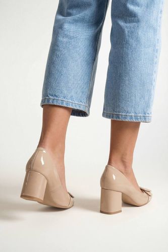 Chaussures De Cour Danny En Synthétiquecuir Verni À Bout Carré Avec Boucle Recouverte Et Talon Bloc Moyen | Taille 40 - Wallis - Modalova