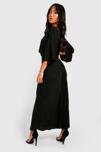 Petite robe maxi à coupe biaisée et manches d’ange | Taille 44 - boohoo - Modalova