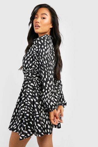 Petite Robe Chemise Skater à Imprimé Éclaboussure | Taille 46 - boohoo - Modalova