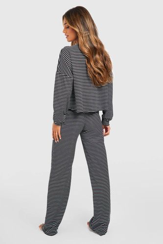 Ensemble pyjama détente : Haut à manches longues rayé et pantalon | Taille 44 - boohoo - Modalova