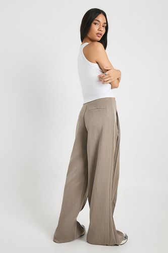 Pantalon ample à plis extrêmes | Taille 42 - boohoo - Modalova