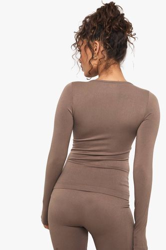 Basics Haut à manches longues en côtes sans couture | Taille Large - boohoo - Modalova