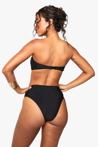 Bikini à détails dorés avec haut bandeau et bas taille haute | Taille 34 - boohoo - Modalova