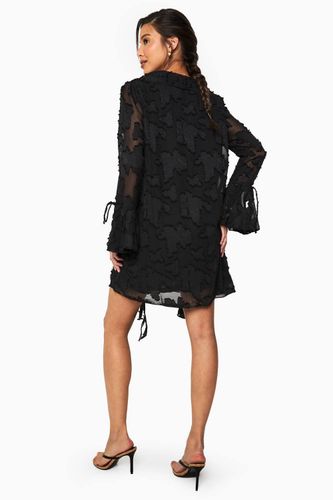 Robe droite fleurie à volants | Taille 46 - boohoo - Modalova