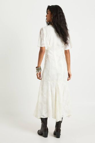 Robe mi-longue fleurie à manches courtes | Taille 46 - boohoo - Modalova