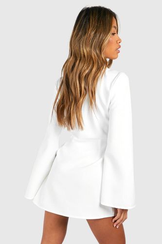 Robe blazer ajustée avec ceinture à nouer et détail boucle | Taille 42 - boohoo - Modalova