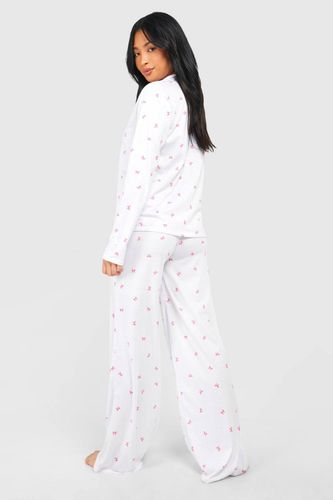 Petite Ensemble Pyjama Chemise à Manches Longues et Pantalon à Imprimé Nœud Papillon | Taille 46 - boohoo - Modalova