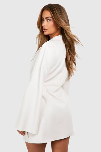 Robe blazer ajustée à la taille avec détail de boucle et ceinture nouée | Taille 46 - boohoo - Modalova