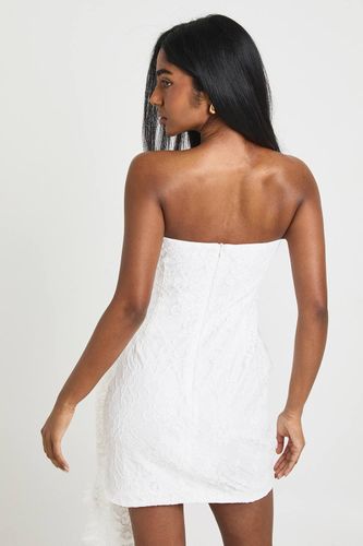 Robe Mini Corset en Dentelle Drapée | Taille 44 - boohoo - Modalova