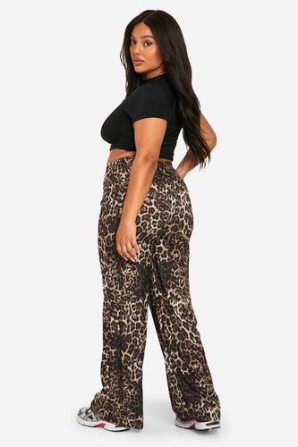 Grande taille - Pantalon large en jersey à imprimé léopard | Taille 48 - boohoo - Modalova