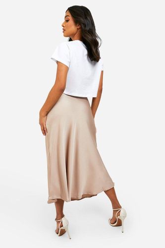 Jupe Mi-longue En Satin Petite | Taille Medium - boohoo - Modalova