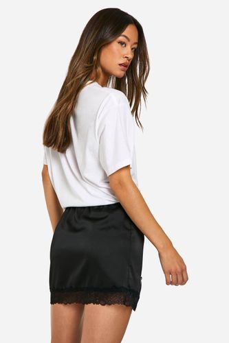 Jupe mini en satin avec bordure de dentelle tall | Taille 46 - boohoo - Modalova