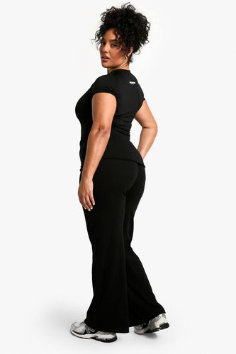 Pantalon droit grande taille en côtes épaisses avec ceinture rabattable | Taille 46 - boohoo - Modalova