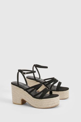 Wide Fit Strappy Low Wedge | Taille 41 - boohoo - Modalova