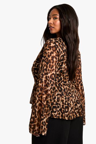 Plus leopard tie front ruffle blouse | Taille 48 - boohoo - Modalova