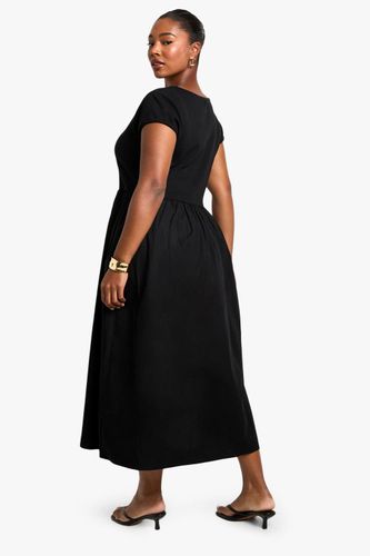 Robe Smockée À Manches Courtes En Popeline De Coton Côtelée Grande Taille | Taille 46 - boohoo - Modalova