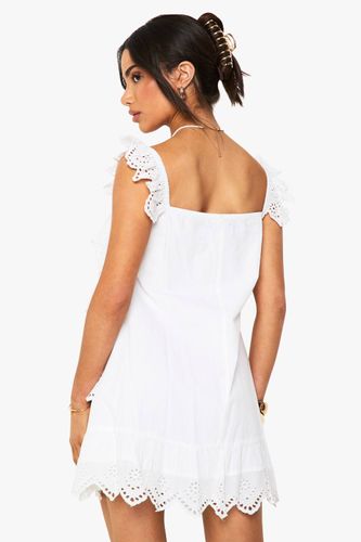 Petite robe mini en crochet à volants | Taille 44 - boohoo - Modalova